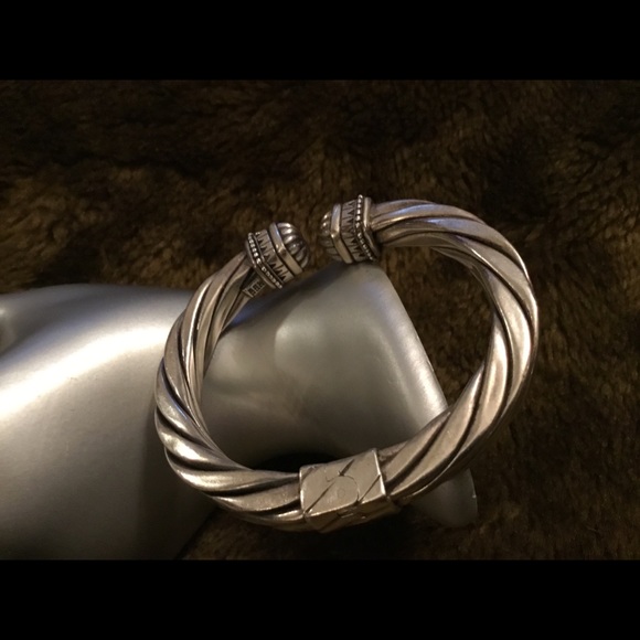 Women’s Vintage Sterling Silver Hinged Bracelet - Picture 3 of 8